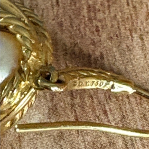 David Yurman 18K Gold, Pearls and Diamonds Earrings - Picture 3 of 6